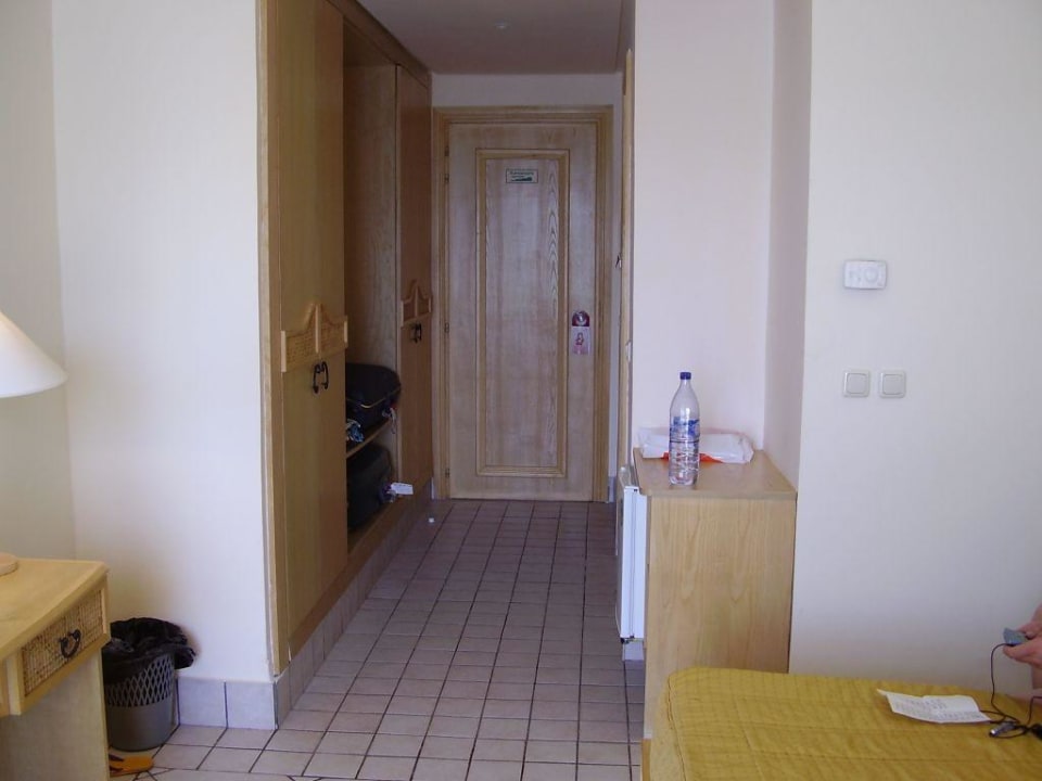 Eingangsbereich des Zimmers Hotel Jasmina Playa