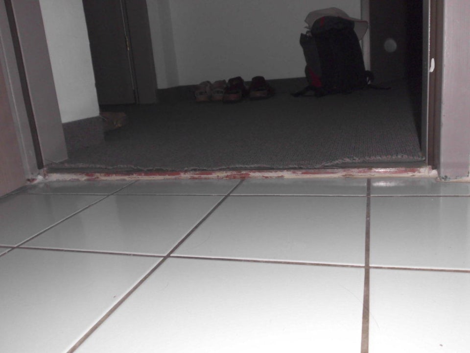 Übergang zwischen Bad und Flur Gasthof-Pension Edlinger