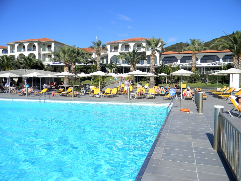 Pool Akrathos Beach Hotel