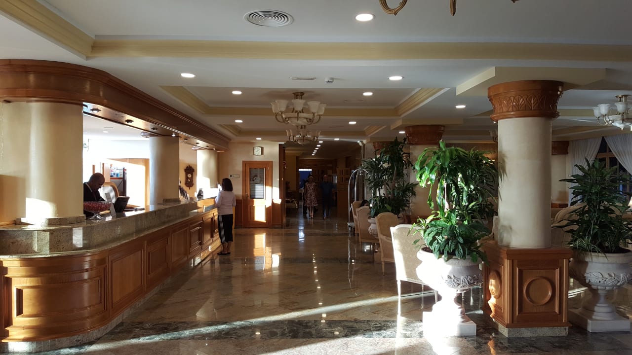Lobby Hotel Riu Palace Tres Islas