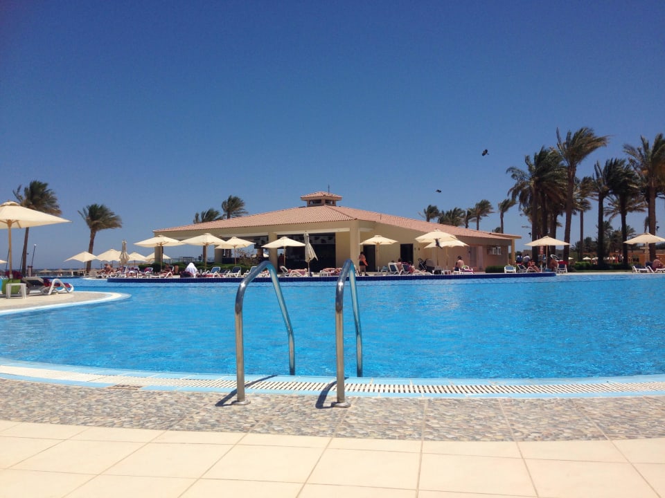 Pool an der Poolbar Cleopatra Luxury Resort Makadi Bay