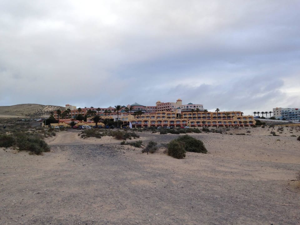 Hotelansicht vom Strand aus H10 Playa Esmeralda - Adults only