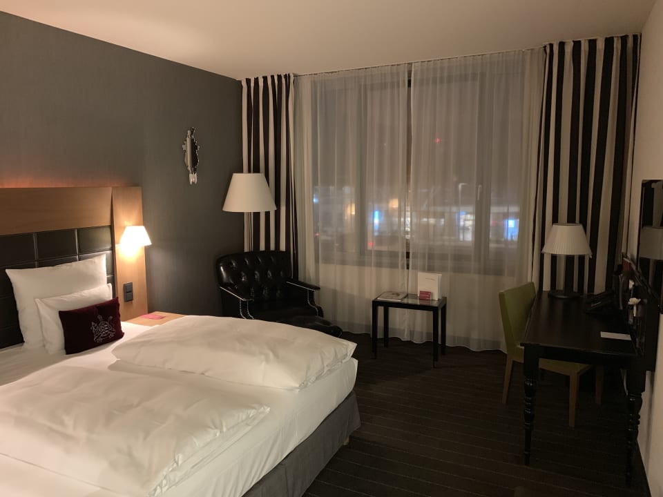Zimmer Mövenpick Hotel Stuttgart Airport
