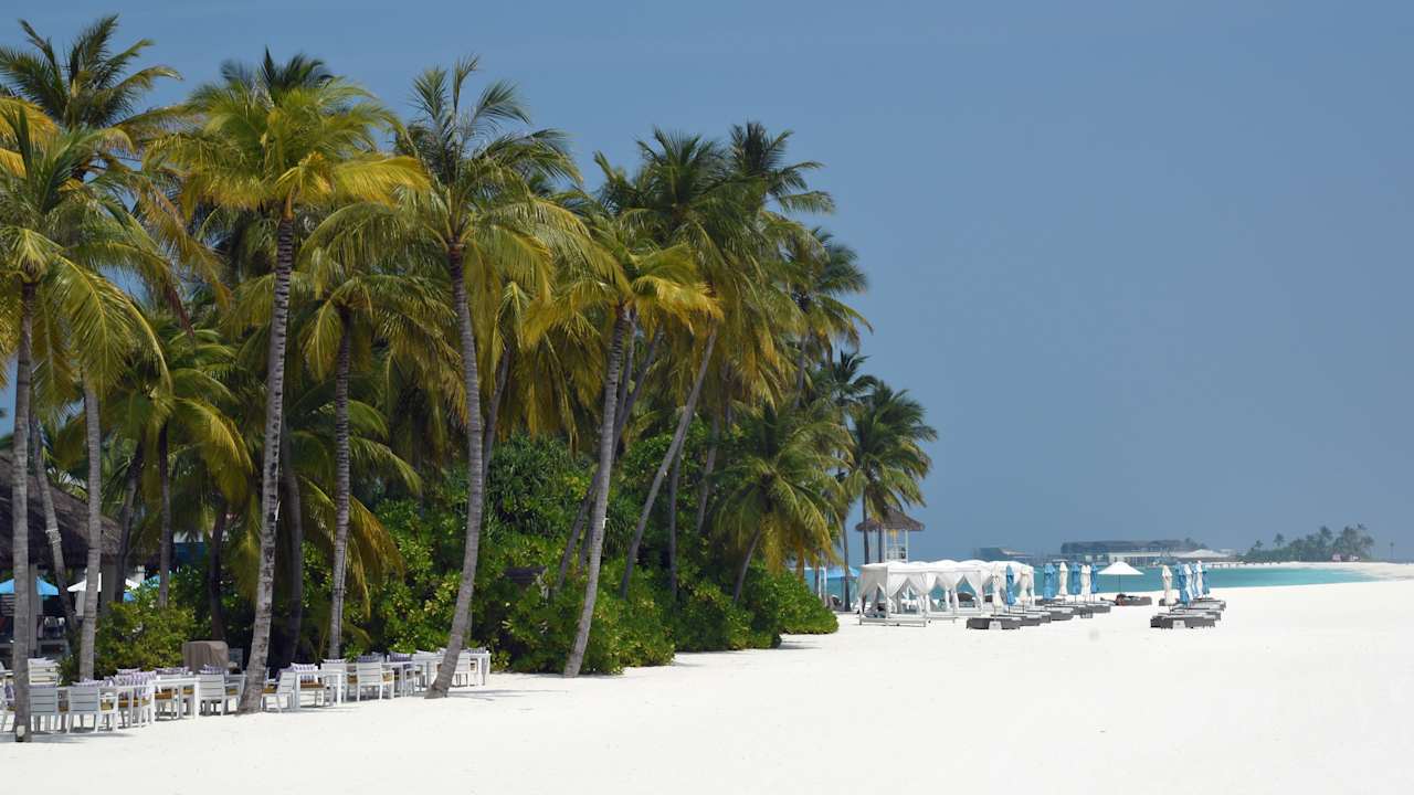Strand Club Med Finolhu Villas