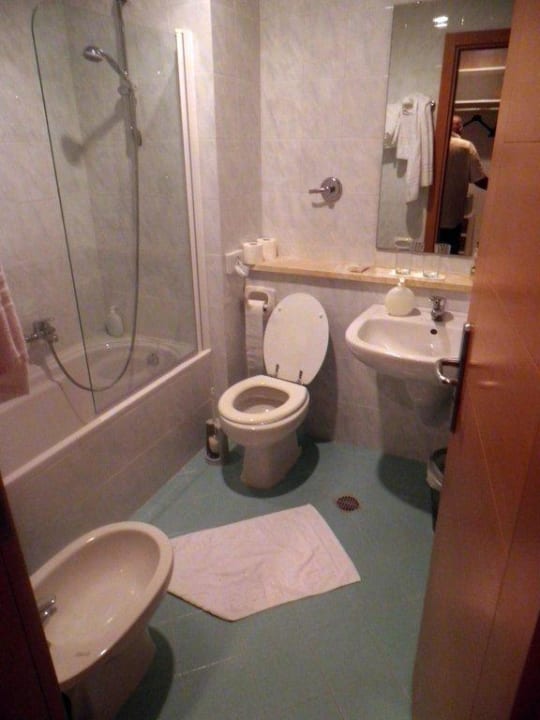 Unser großzügiges Bad/WC Aldiana Club Rocca Nettuno Calabria