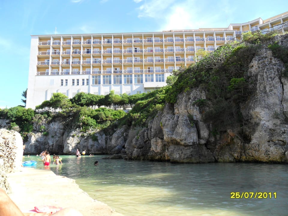 L'hotel visto dalla spiaggia Globales Almirante Farragut