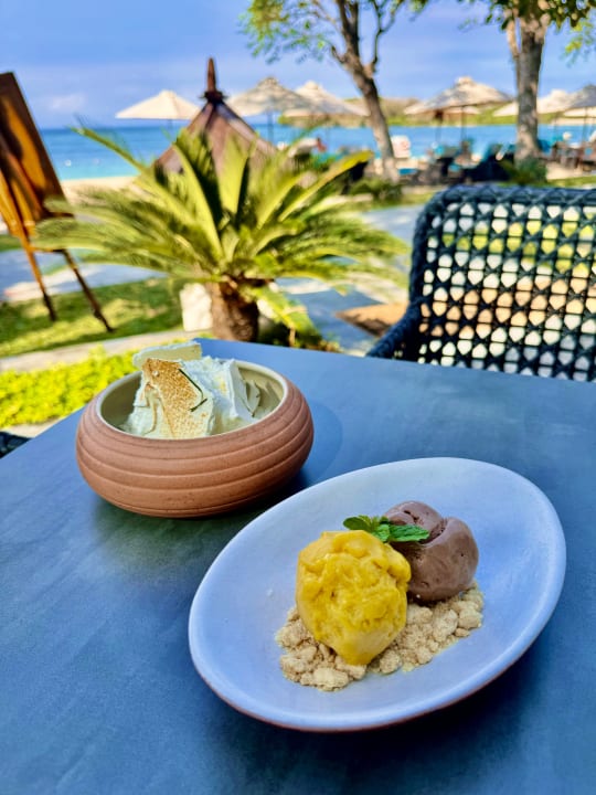 Gastro The Laguna A Luxury Collection Resort & Spa