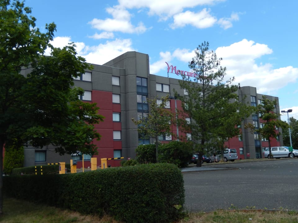 Hotel von Außen Fürther Hotel Mercure Nürnberg West