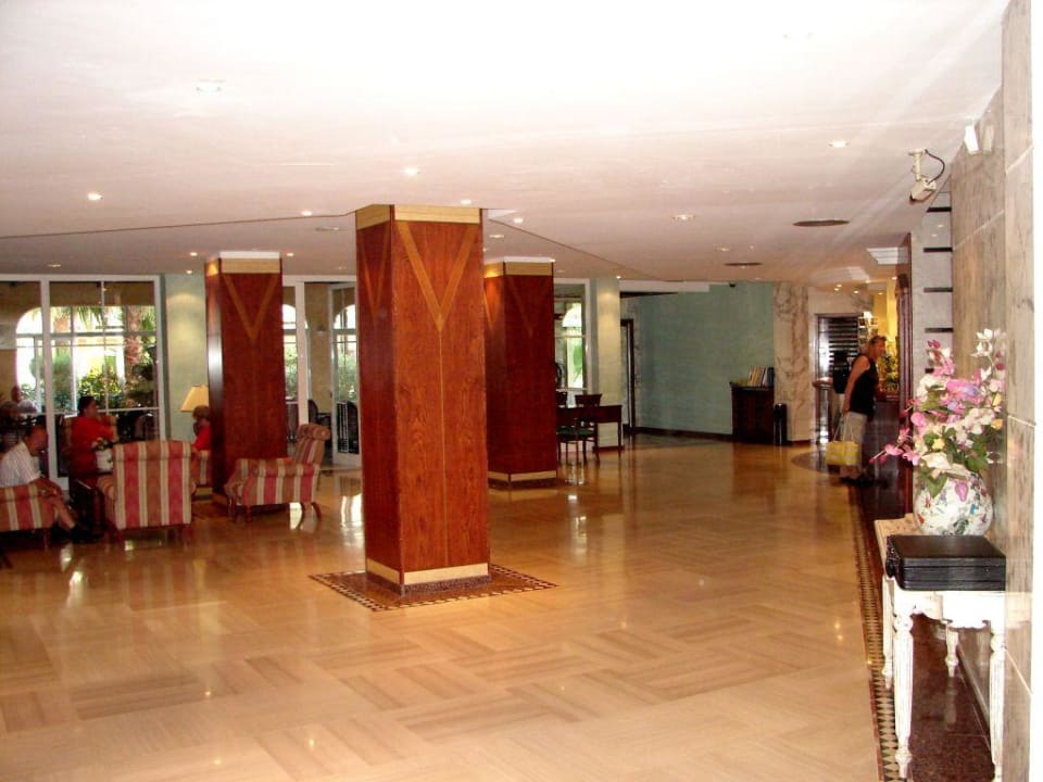 Lobby-Eingangsbereich Hotel Vista Odin