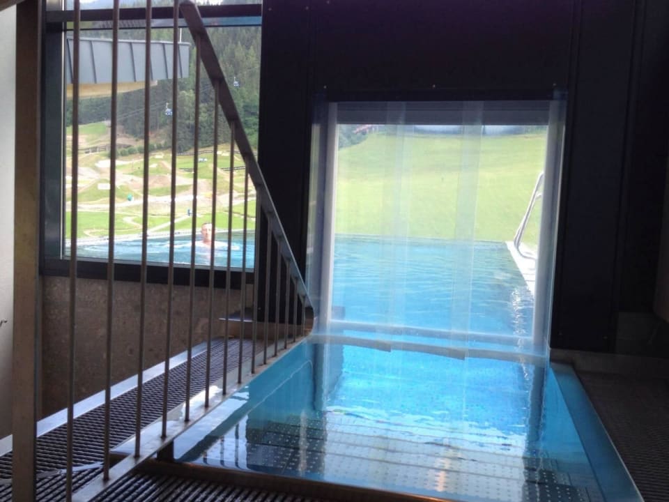 Pooleingang innenmit Schleuse Hotel Bacher Asitzstubn