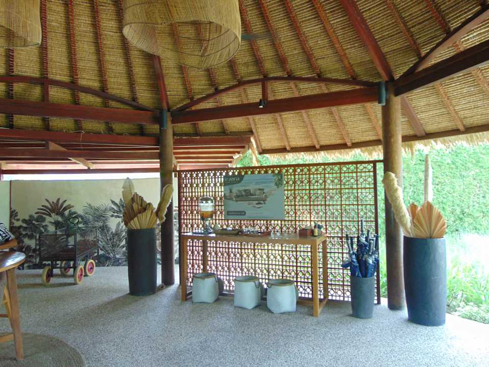 Lobby Amber Lombok Beach Resort