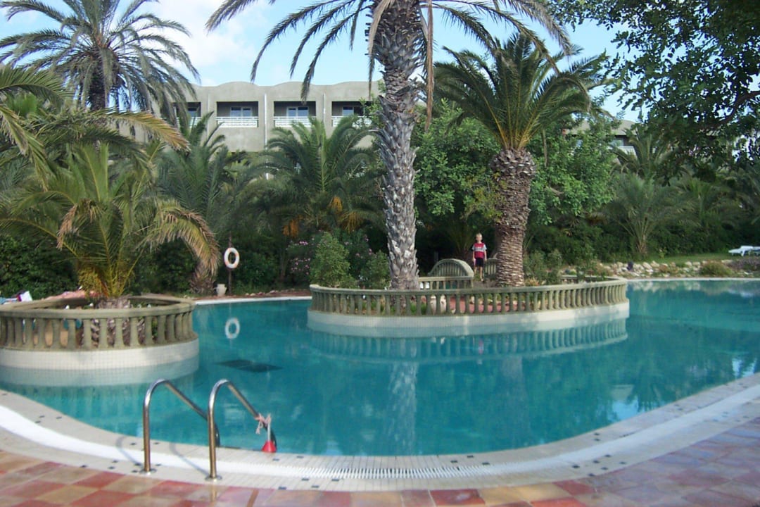 Schöner Pool Hotel Méditerranée Thalasso Golf