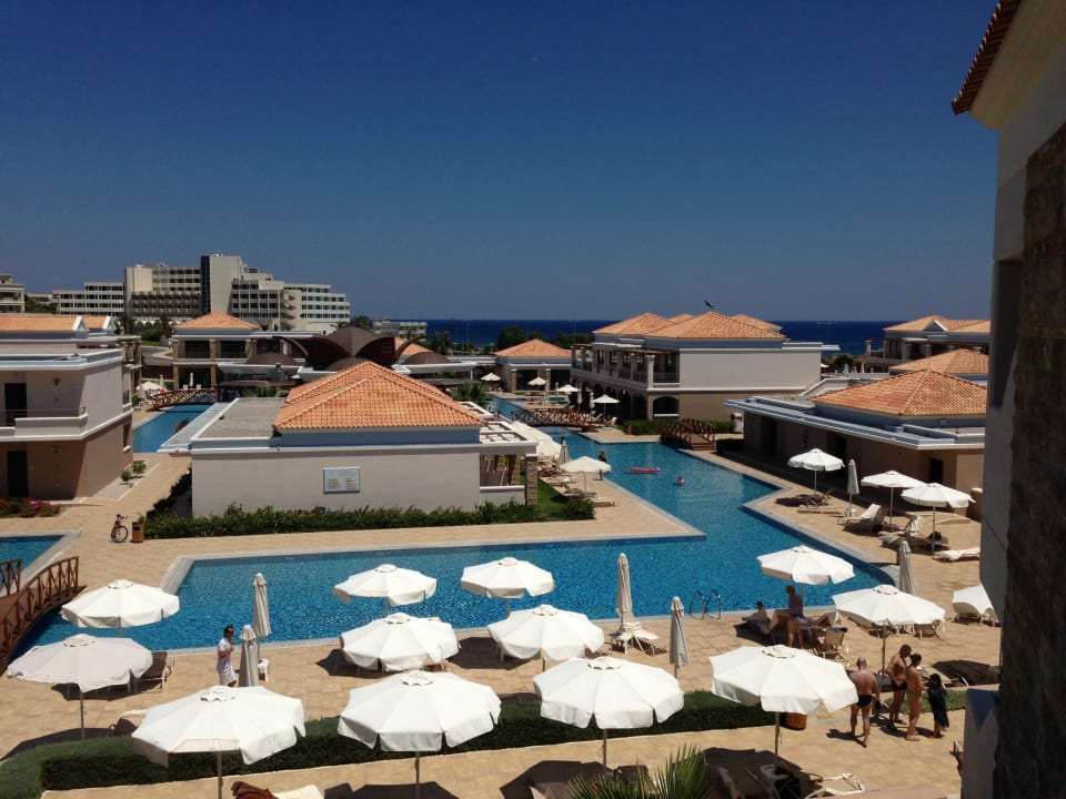 Große Poolanlage La Marquise Luxury Resort Complex