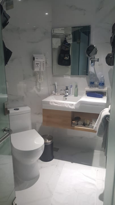 Sauber aber sehr eng Millennium Boutique