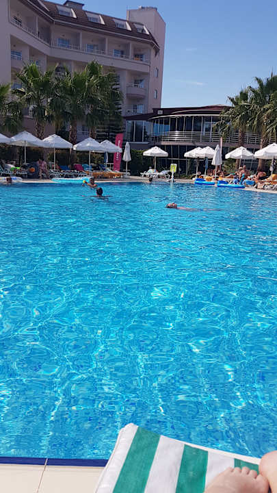 Pool Side Lilyum Hotel & Spa