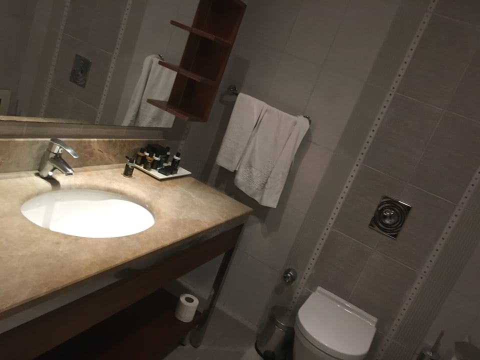 Zimmer Kamelya Aishen Club