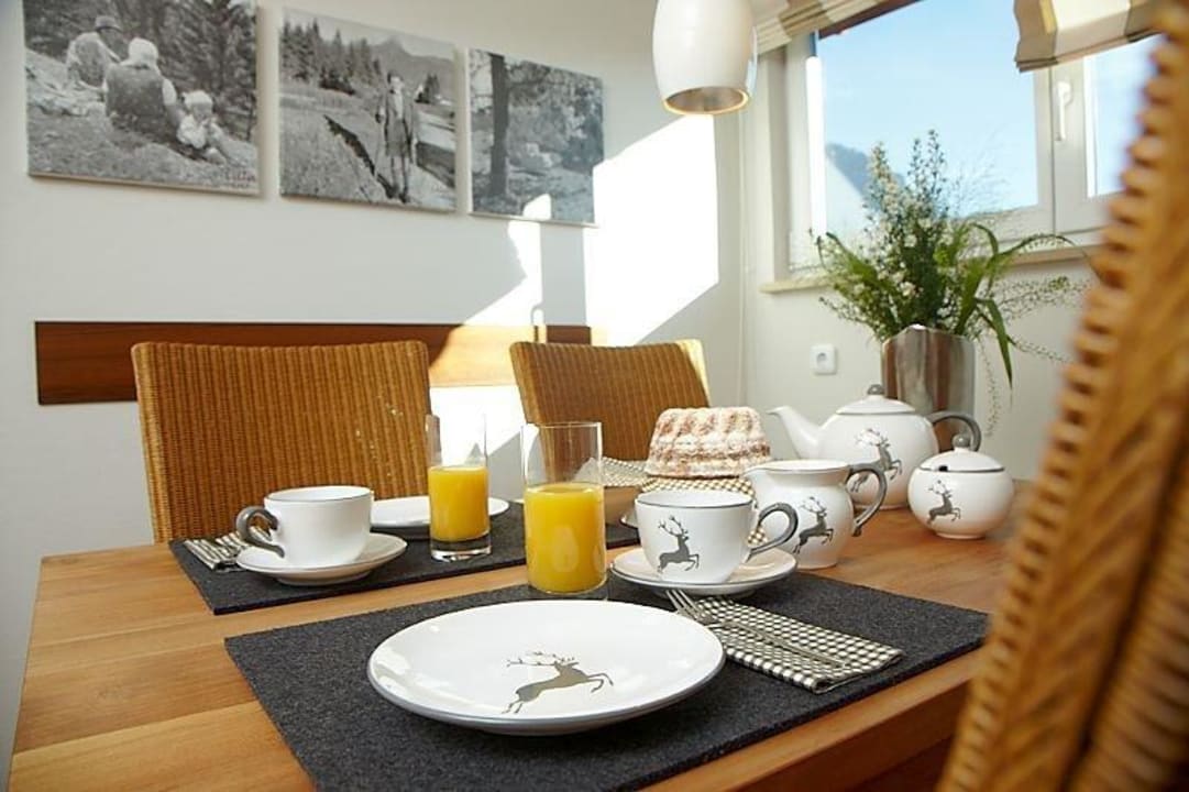Tisch Wohnung Rehbraun Ferienwohnungen Schittlerhaus