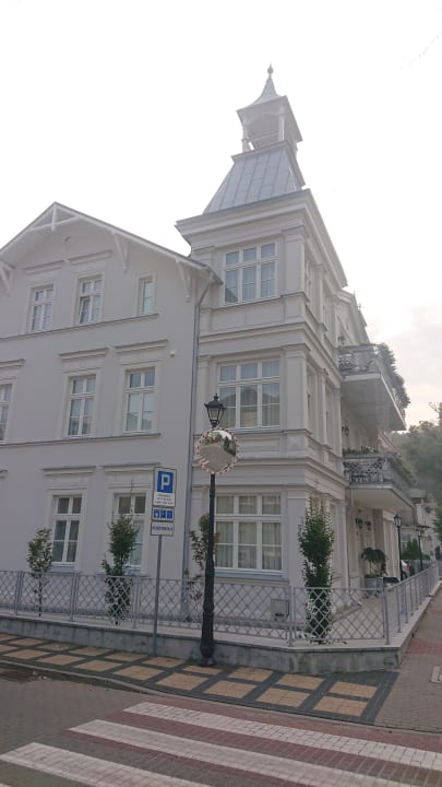 Außenansicht Dwie Wieże