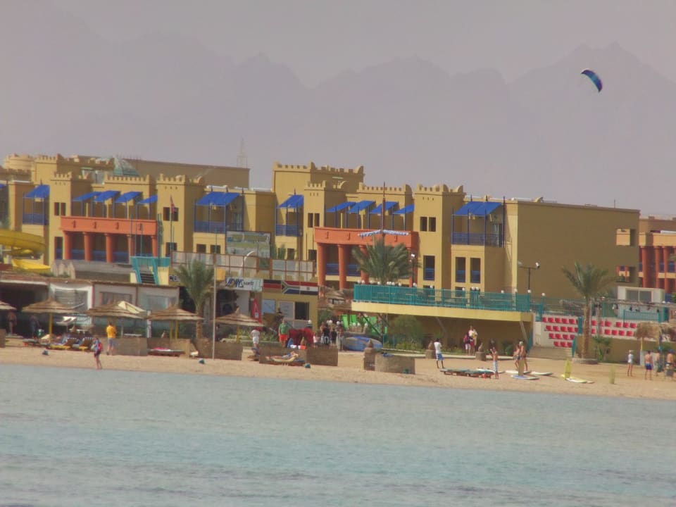 Hotelanlage vom Steg gesehen Titanic Beach Spa & Aqua Park