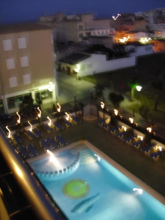 Pool bei Nacht Hotel Mariant