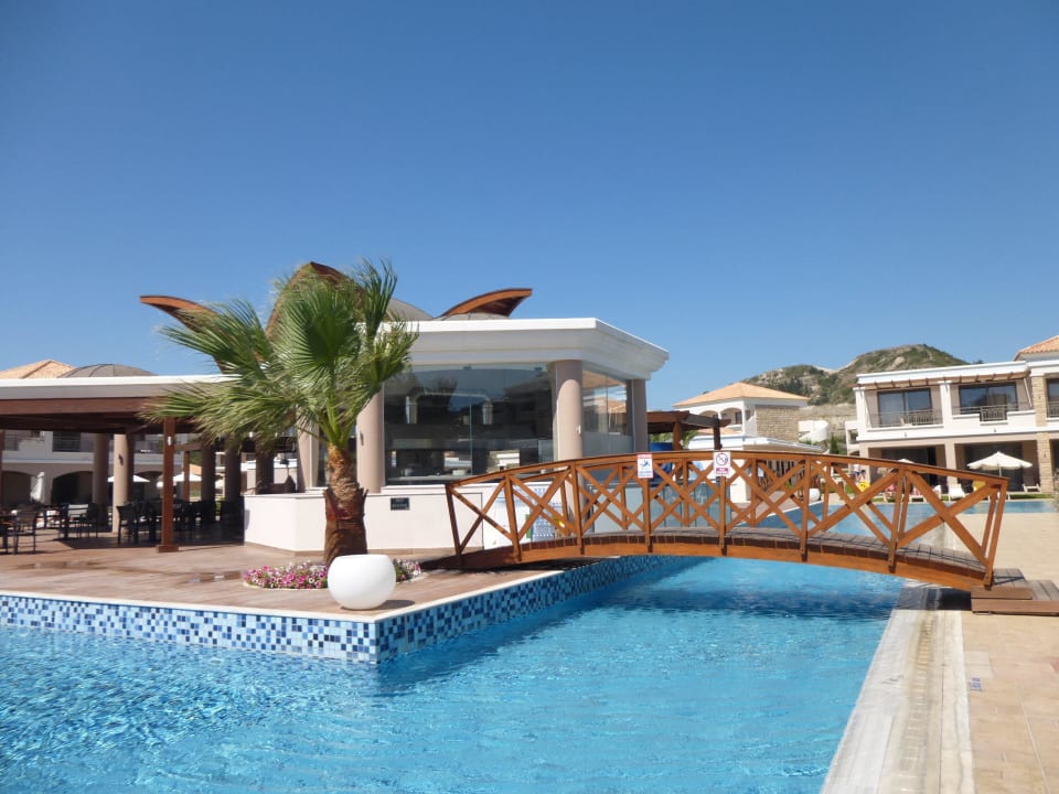 Vor unserer Zimmer/Terrassentür La Marquise Luxury Resort Complex