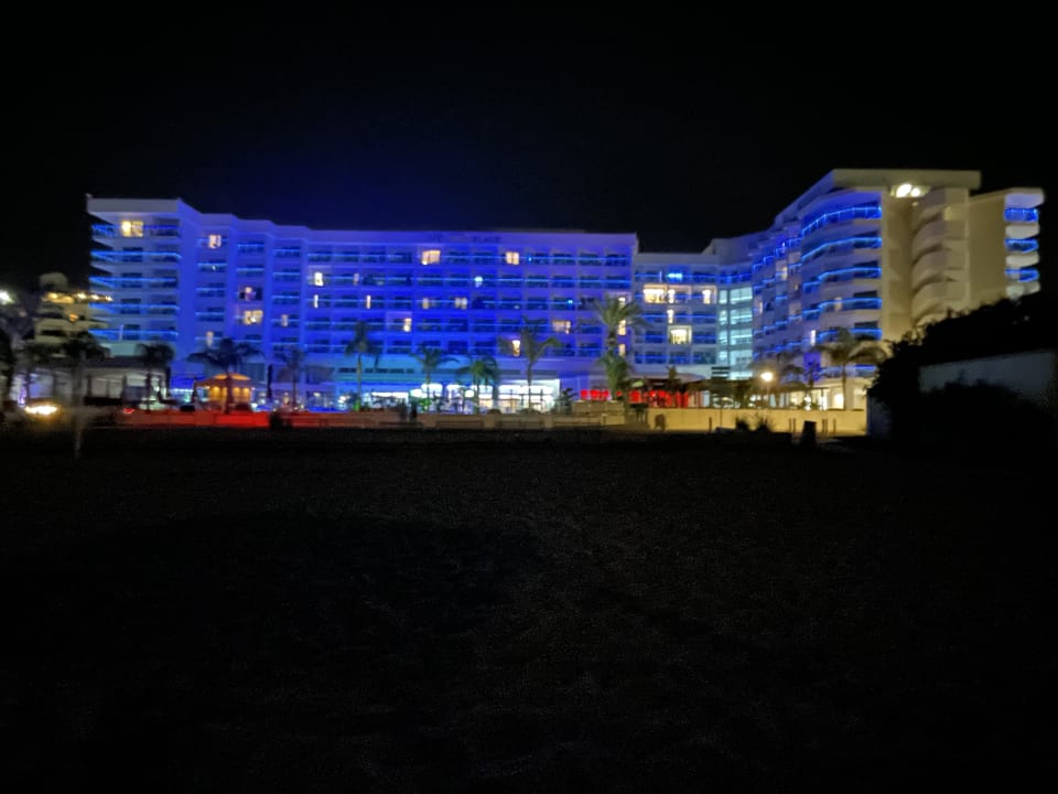 Außenansicht Hotel Vassos Nissi Plage