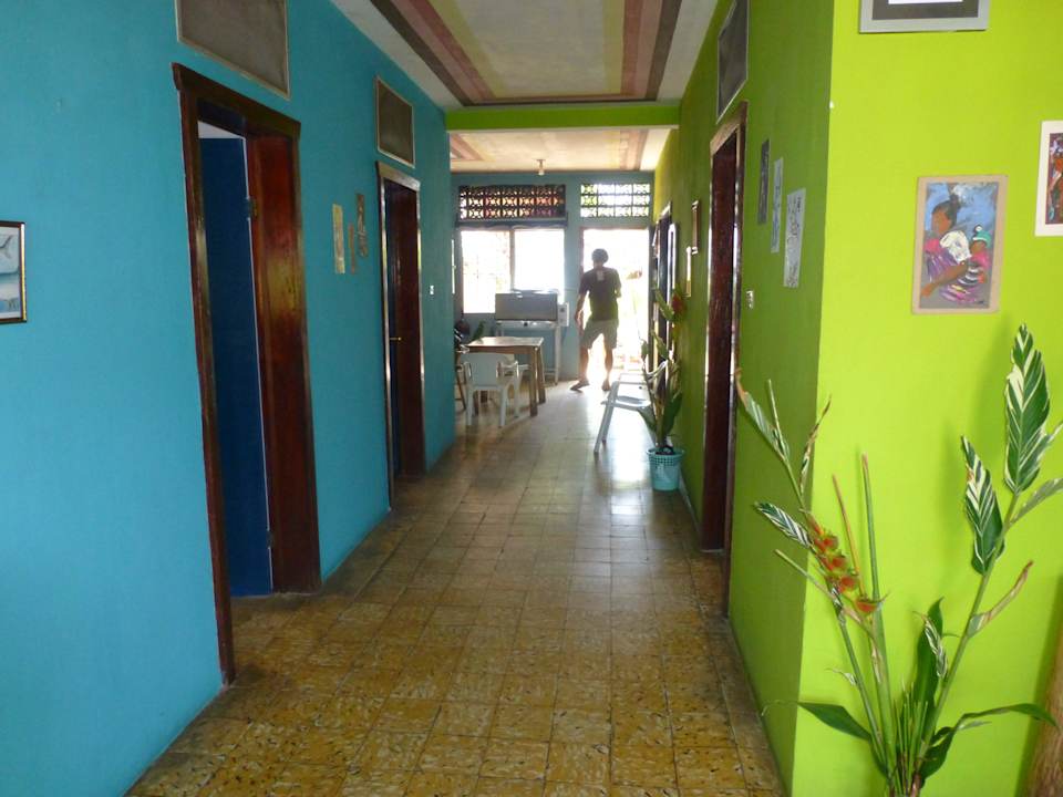 Gang vor den Zimmern Hostel Casa Nostra