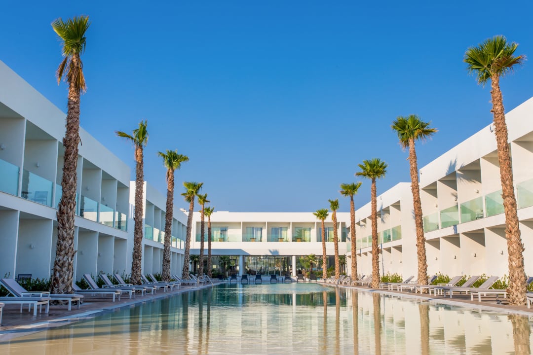 Pool White Dreams Resort & Anex