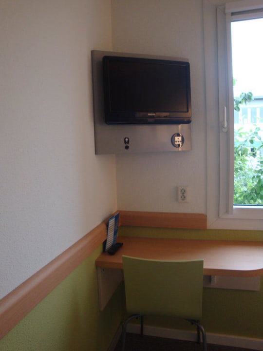 Super Fernseher B&B Hotel München-Garching