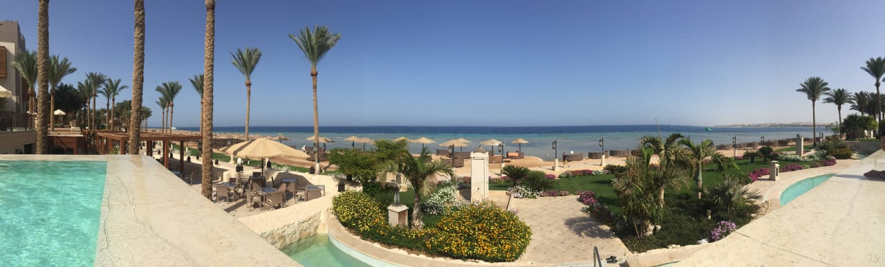 Ausblick aus dem Infinit Pool Makadi Spa - Adults only