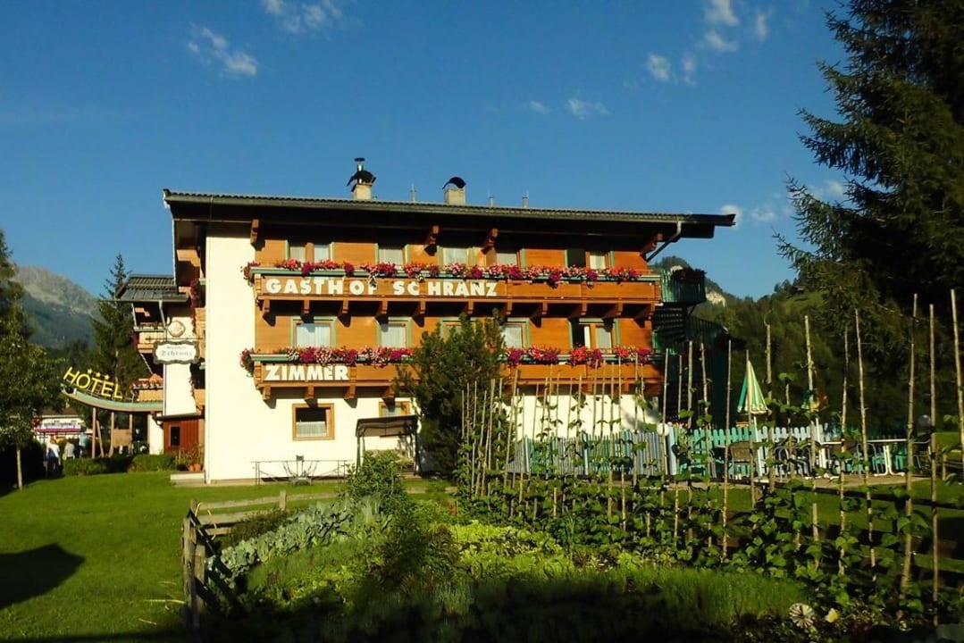 Das Hotel hat einen eigenen Gartenanbau. Familiengasthof Schranz