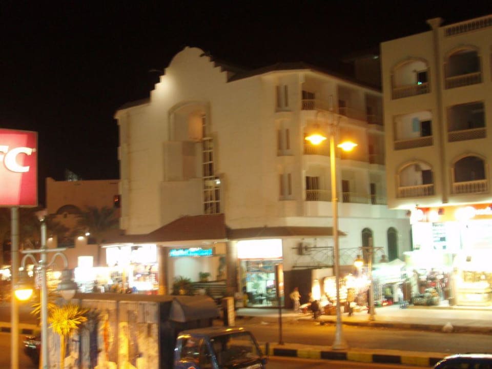 Minamark by night Minamark Beach Resort & Spa