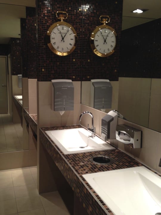 Waschraum/Toilette in der Lobby Zürich Marriott Hotel