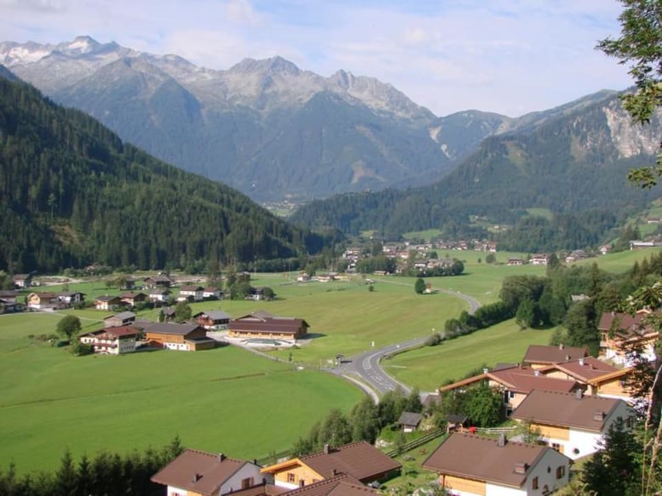 Blick nach dem Ortsteil Lahn Familiengasthof Schranz