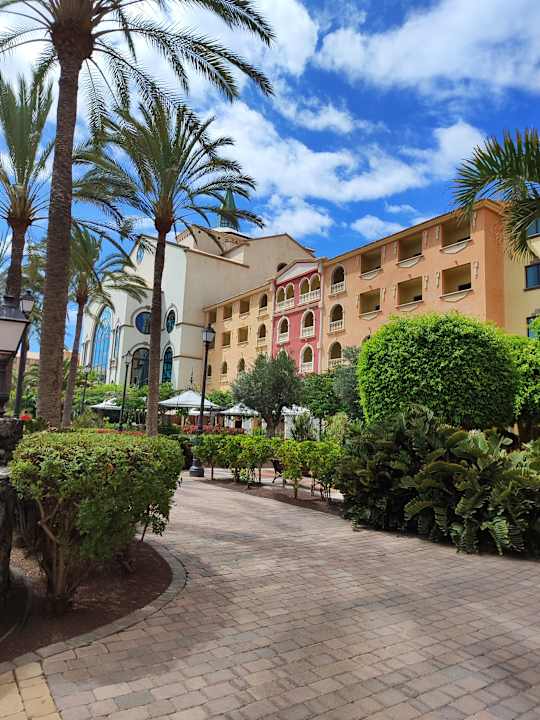 Gartenanlage super cozy and calm room in a super calm area with great view at the mountain Mount Royale