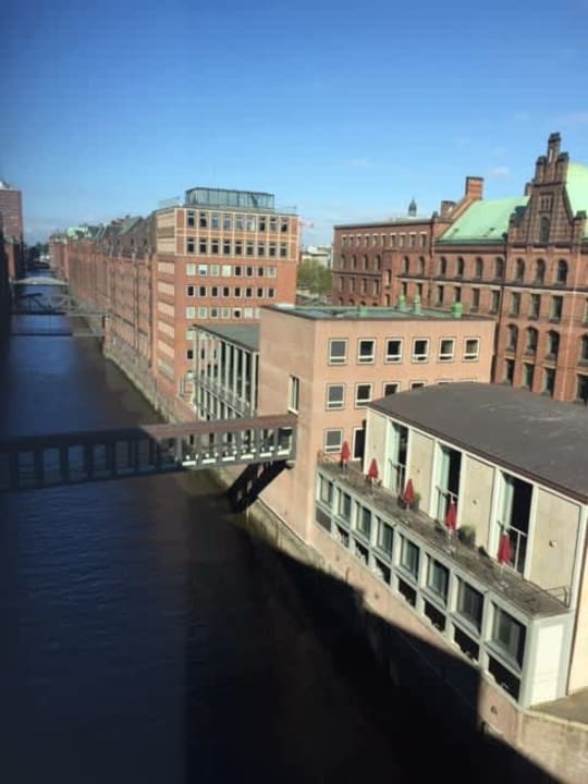 Ausblick AMERON Hamburg Hotel Speicherstadt
