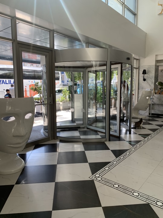 Lobby Sunprime C-Lounge