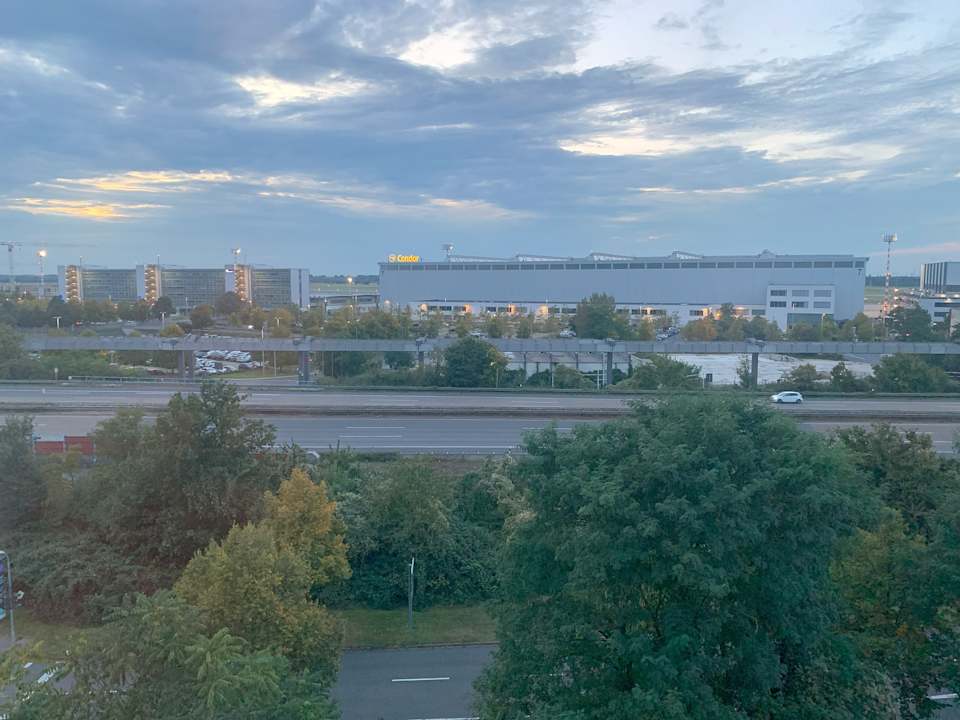 Ausblick Holiday Inn Express - Düsseldorf Airport
