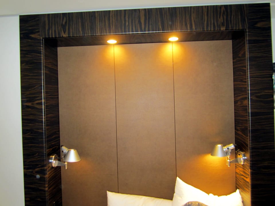 Bett Beleuchtung Motel One Hamburg-Alster