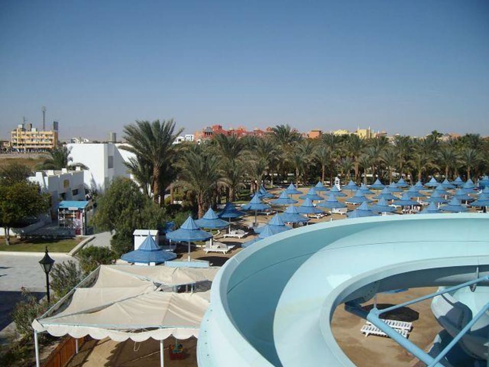Strand The Grand Resort