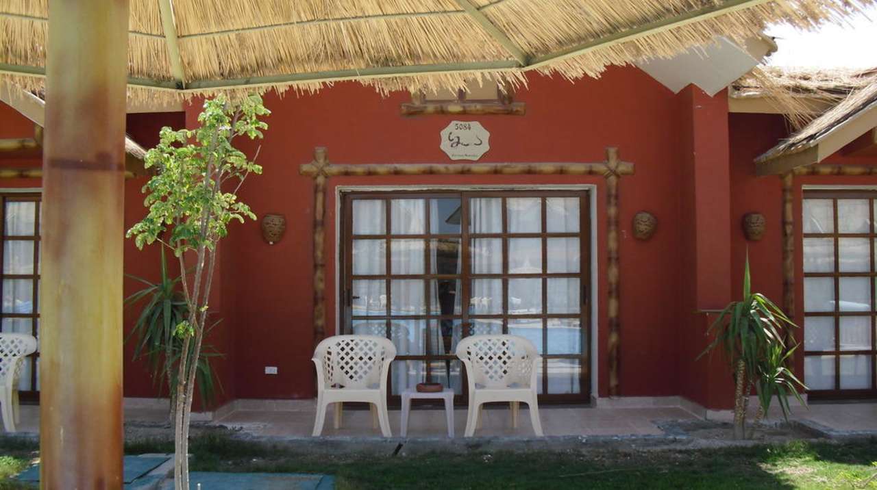 Unser Urlaubshäusle von Außen Pickalbatros Jungle Aqua Park Resort - Neverland Hurghada