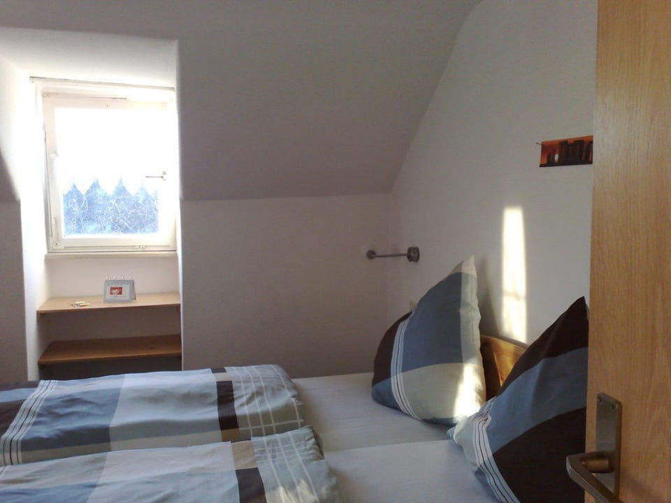Ein Schlafzimmer See-Hostel Wasserburg am Bodensee