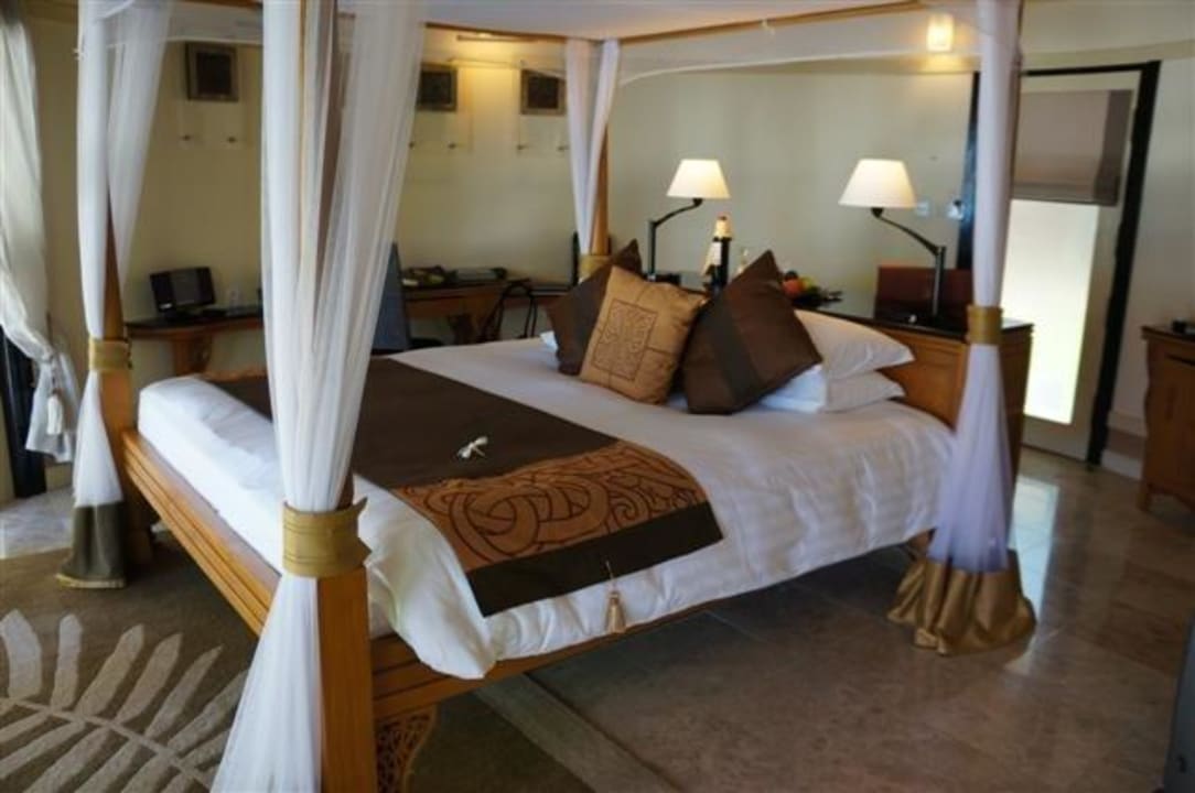 Himmelbett mit Meerblick Banyan Tree Vabbinfaru