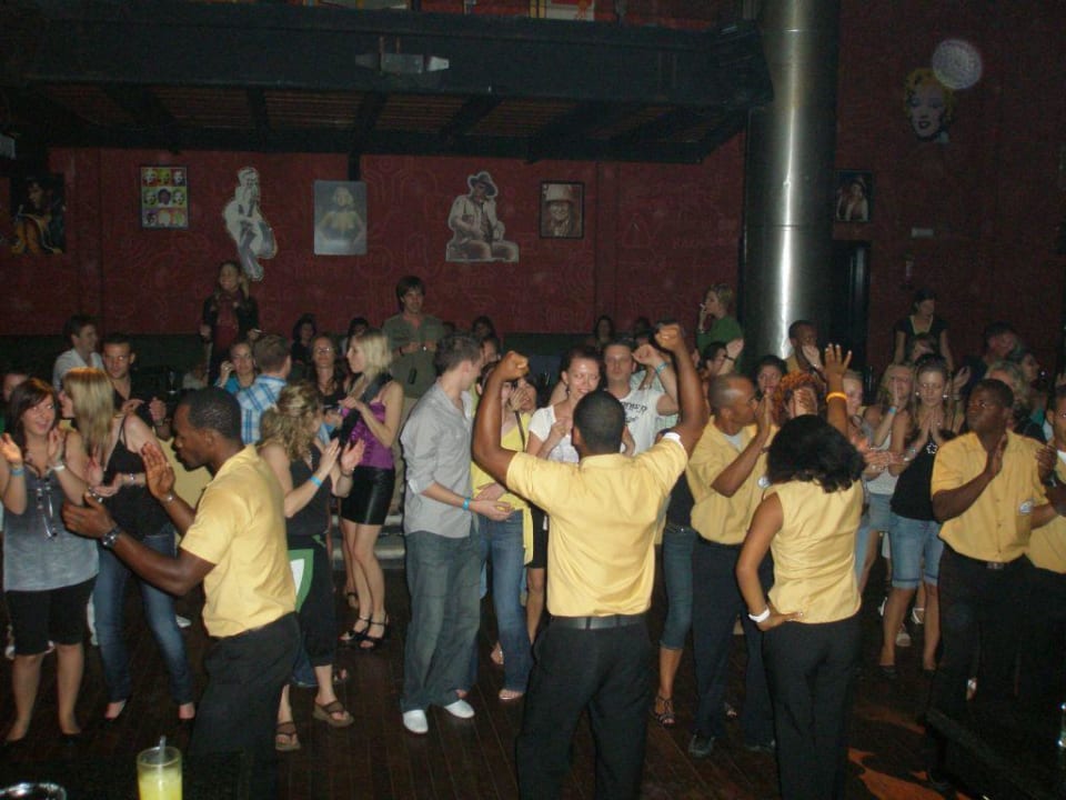 Animation in der Disko Sunset Grand Palladium Select Bávaro Resort & Spa