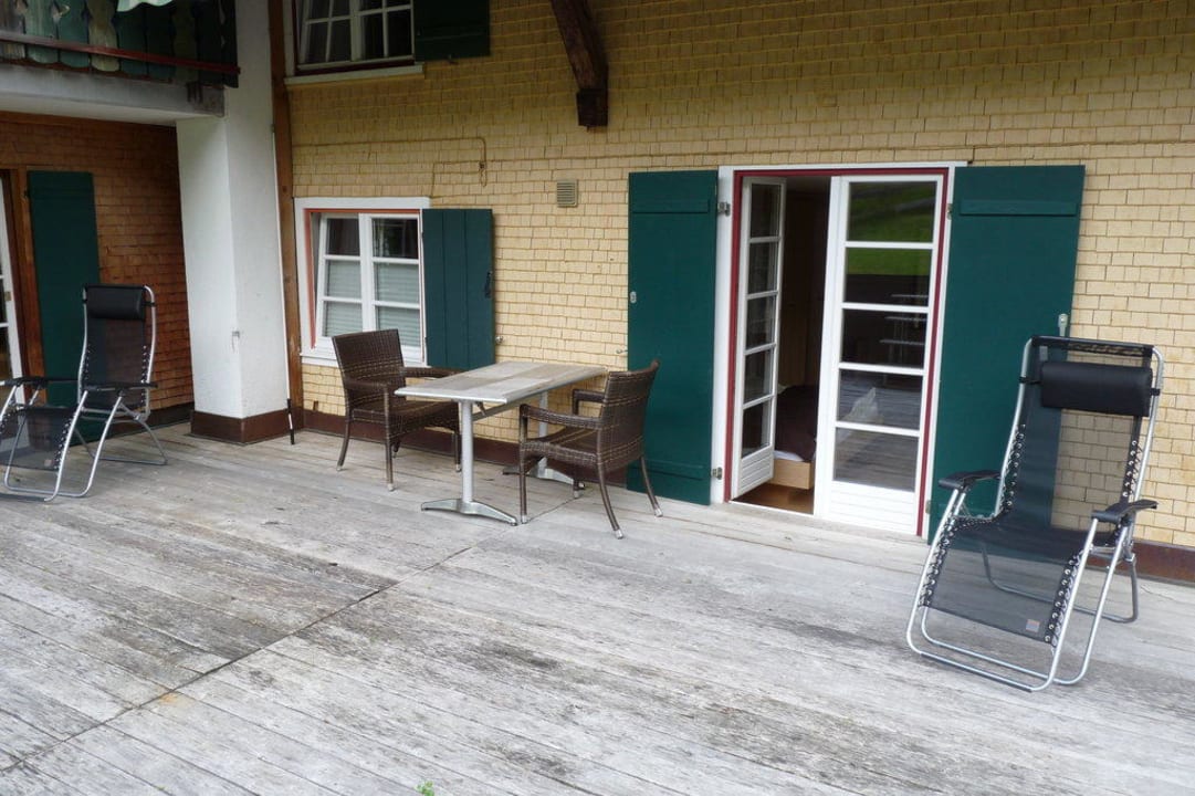 Großzügige Außenterrasse Naturhotel Chesa Valisa