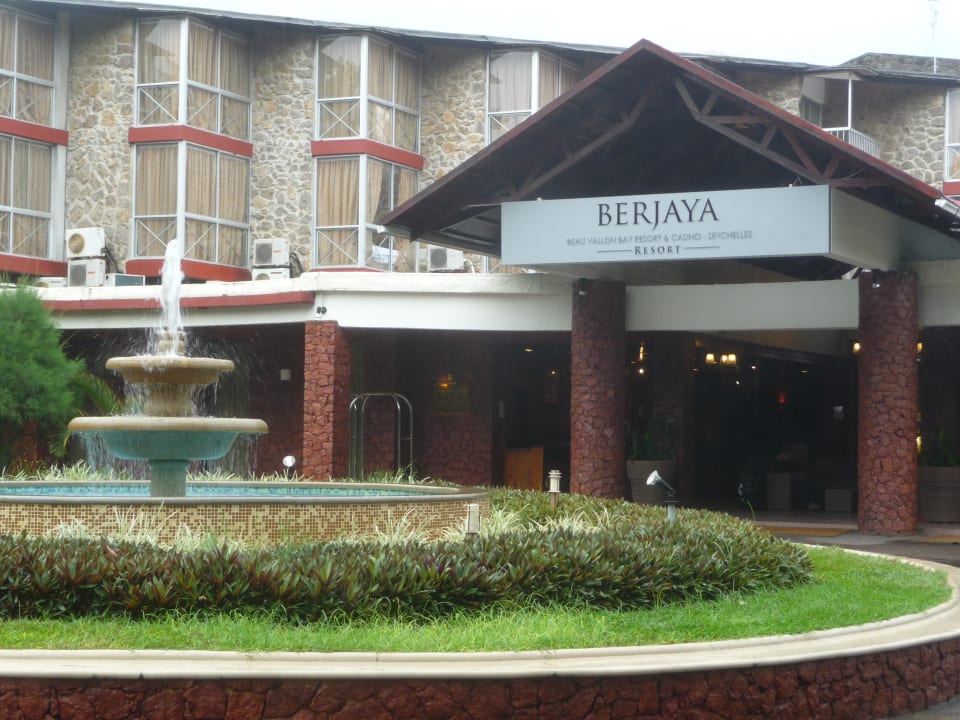 Außenansicht Berjaya Beau Vallon Bay Resort & Casino