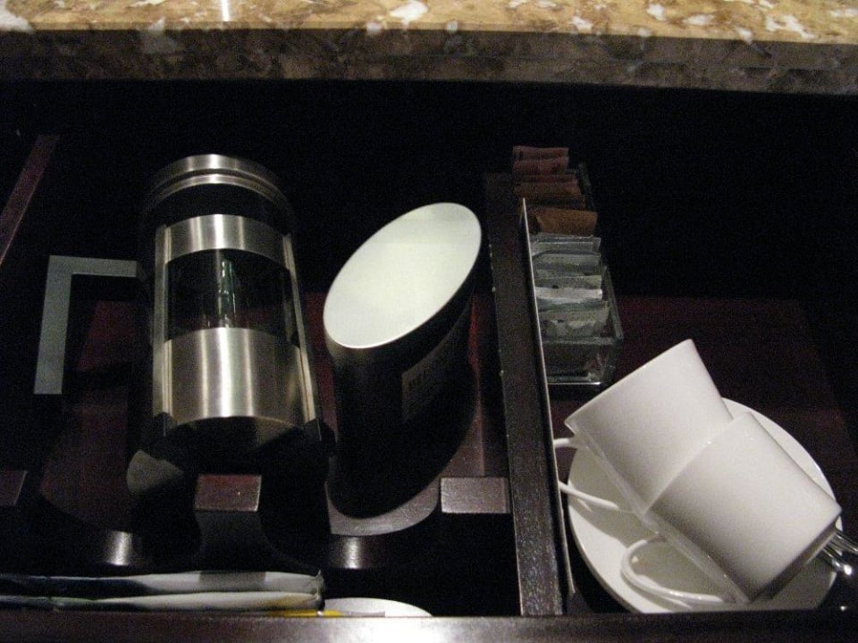 Tee und Kaffeauswahl im Zimmer Breidenbacher Hof