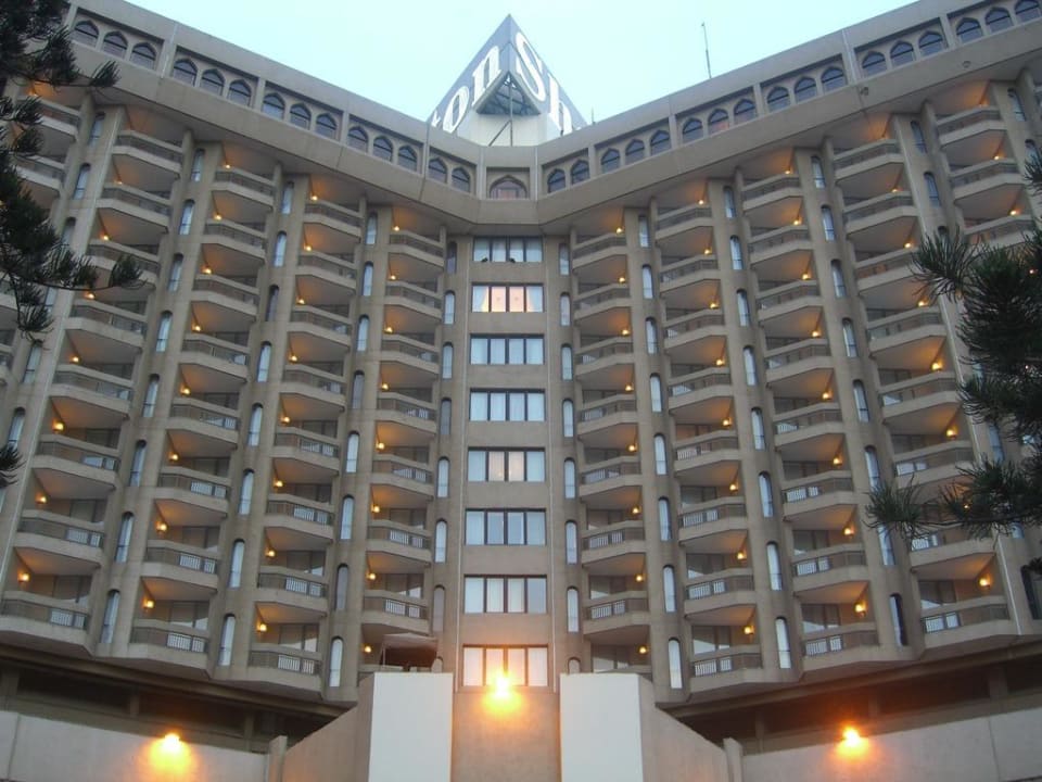 Vorderansicht Mövenpick Hotel Karachi