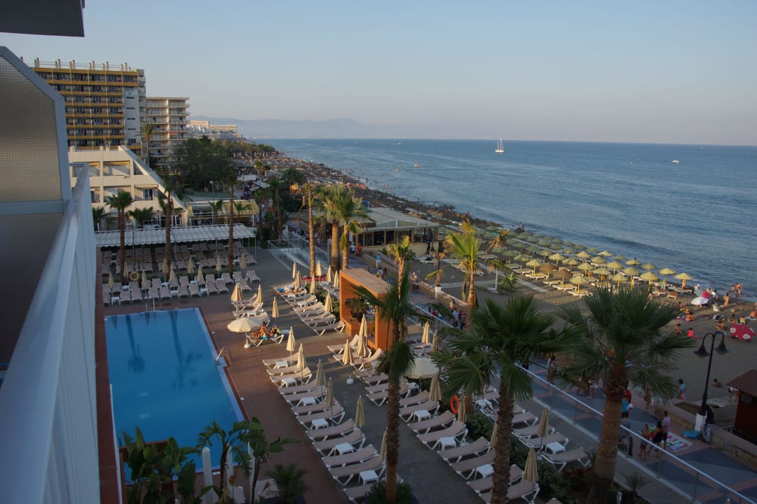 Zimmeraussicht direkt aufs Meer und Poolanlage Hotel Riu Nautilus - Adults only