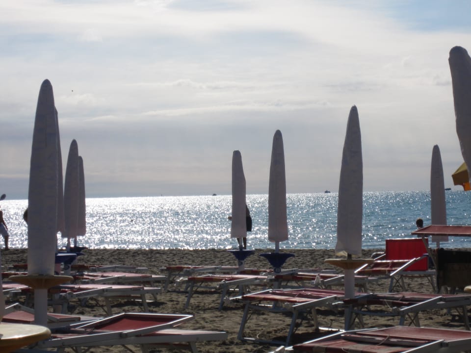 Strand am Abend Hotel International